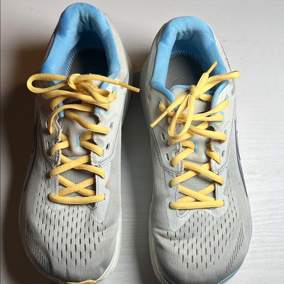 Altra Gray and Blue Running Shoes with Yellow Laces - Picture 1 of 4